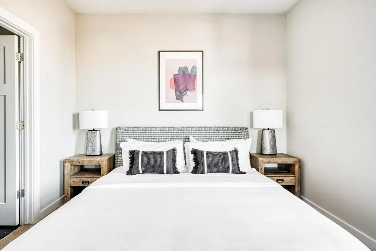 Cozysuites Two Spacious Music Row Condos W Parking ناشفيل
